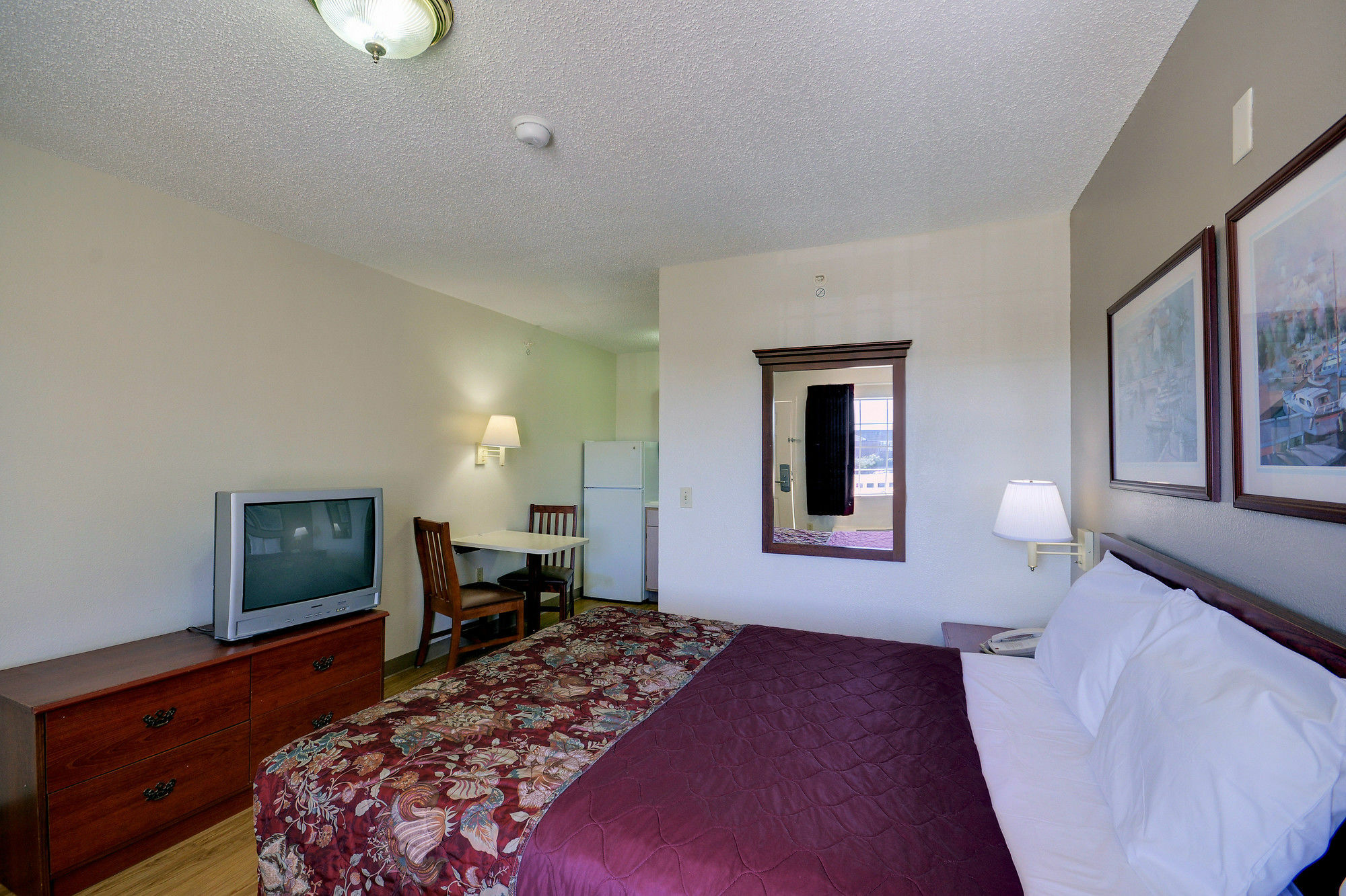 Intown Suites Extended Stay Houston Tx - Westchase エクステリア 写真